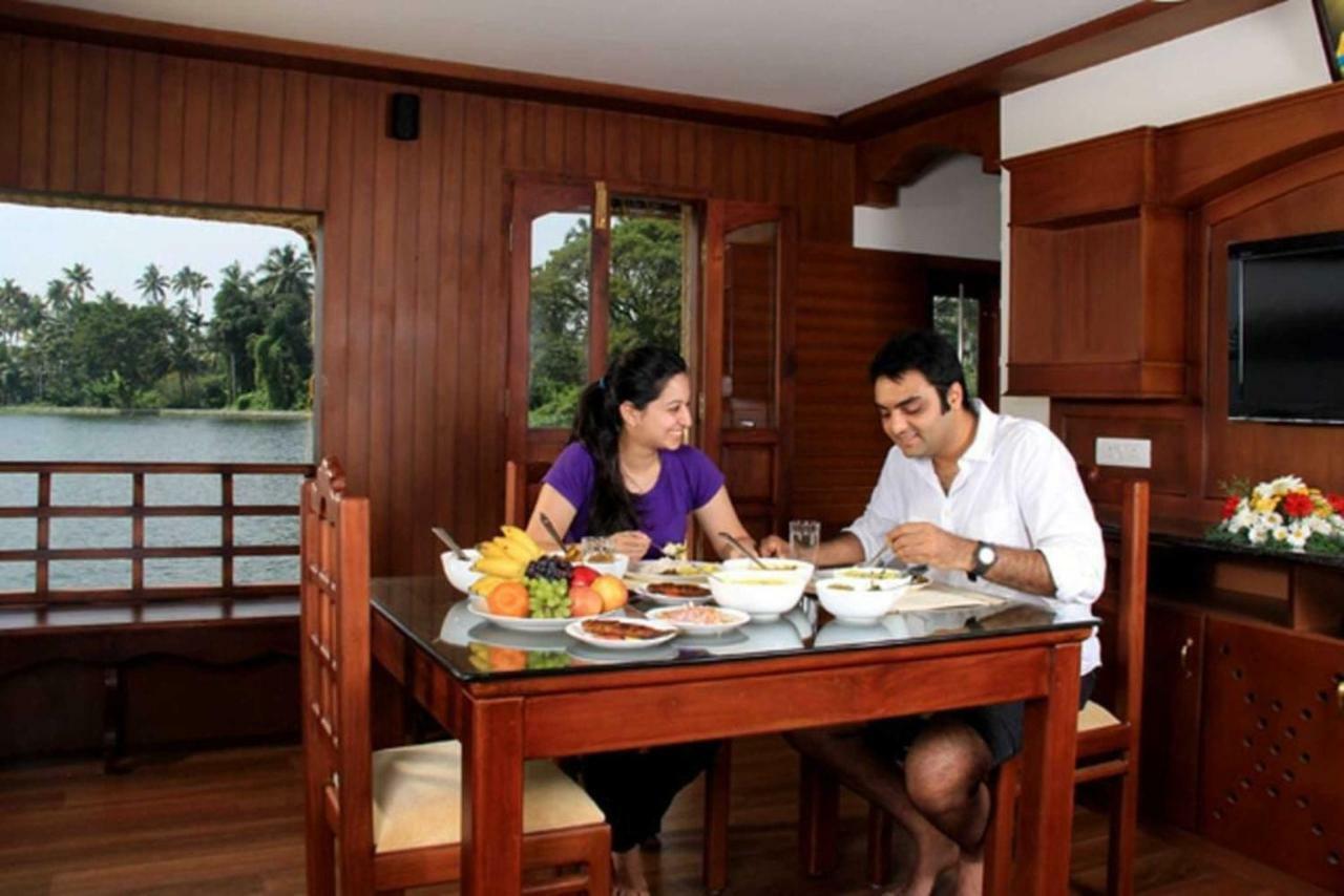 Cosy Premium Houseboats Ξενοδοχείο Alappuzha Εξωτερικό φωτογραφία