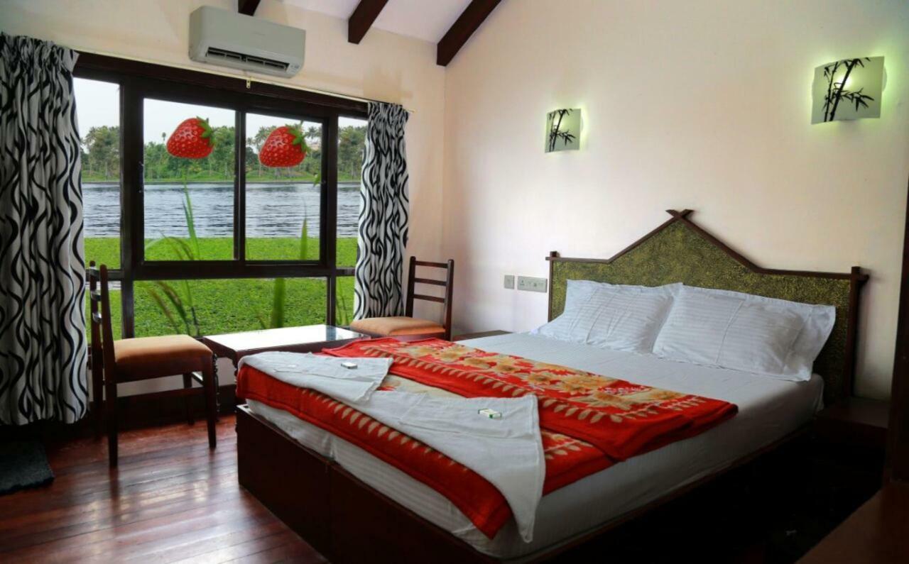 Cosy Premium Houseboats Ξενοδοχείο Alappuzha Εξωτερικό φωτογραφία