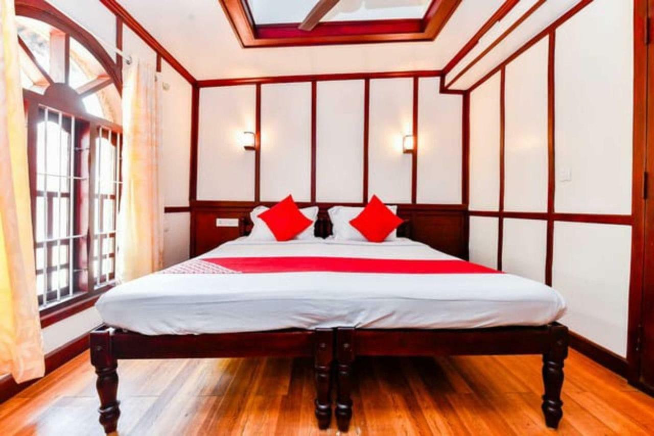 Cosy Premium Houseboats Ξενοδοχείο Alappuzha Εξωτερικό φωτογραφία